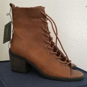Super Cute forever 21 open toe boots